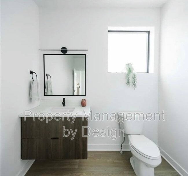 Building Photo - 1367 Keosauqua Way