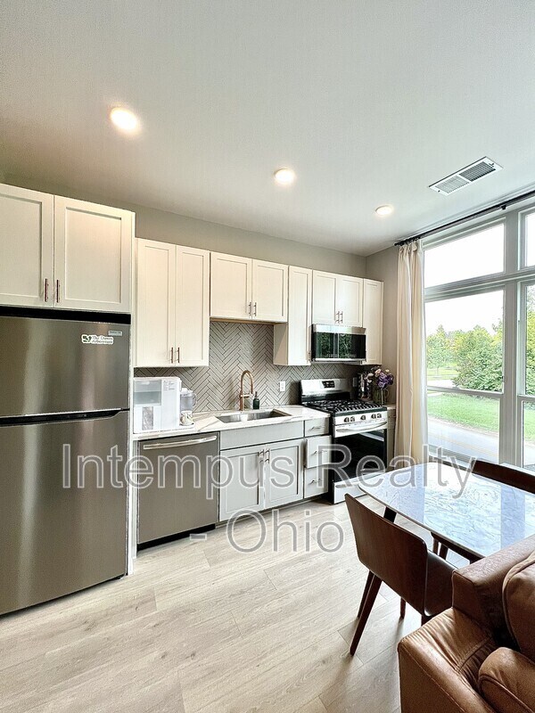 Building Photo - 6633 Dale Dr