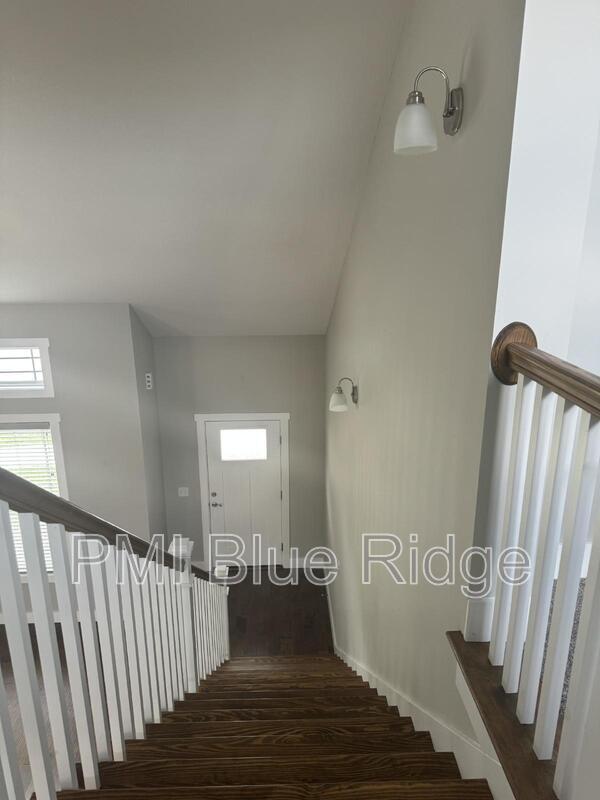 Building Photo - 111 Leyland Cir