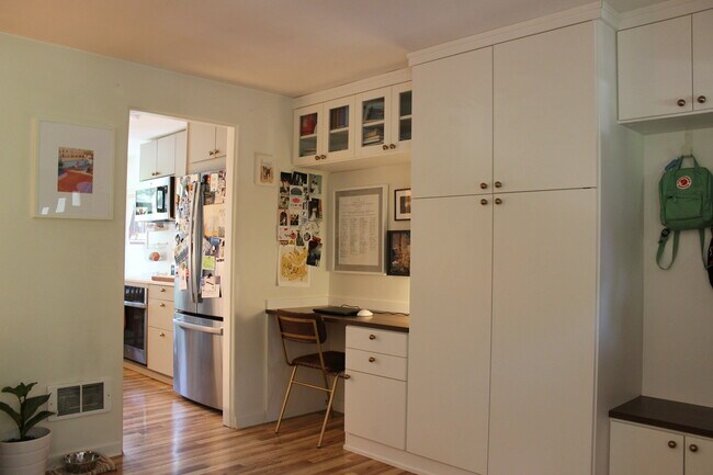 Building Photo - 4826 Terrace Dr NE