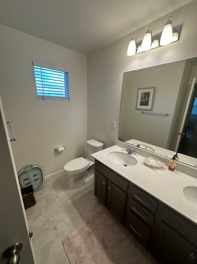 Building Photo - 2295 Iron Point Rd