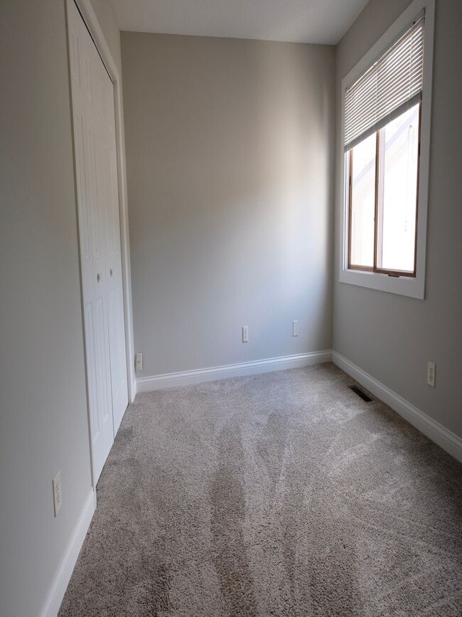 Building Photo - 1307 Kingsridge Ct