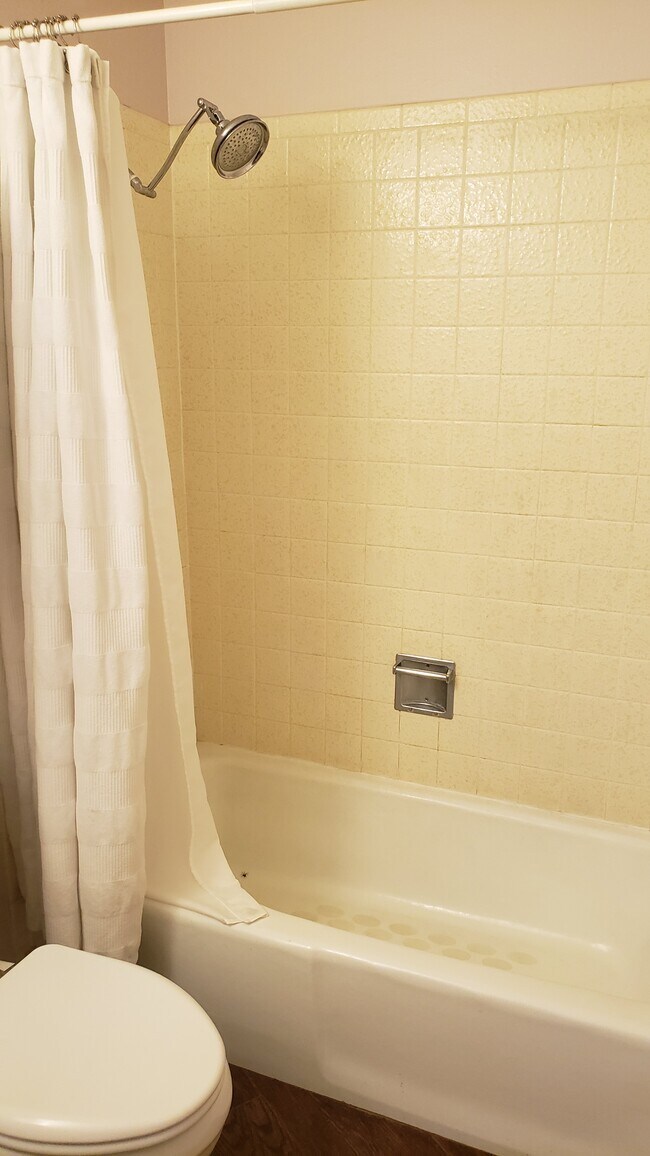 Building Photo - 913 Capulin Rd