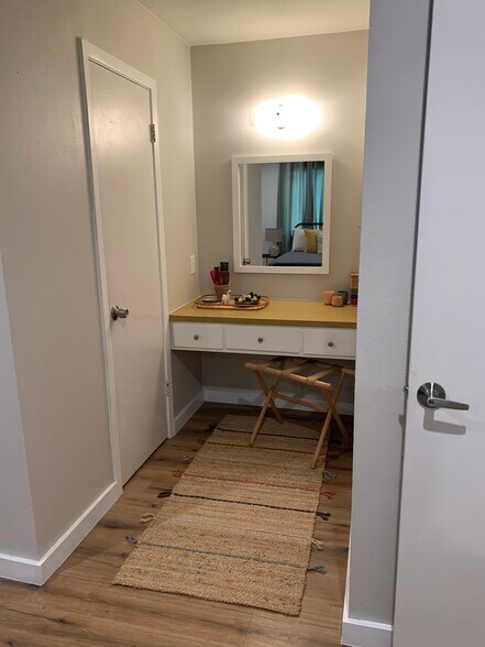 Building Photo - 2410 Audubon Pl