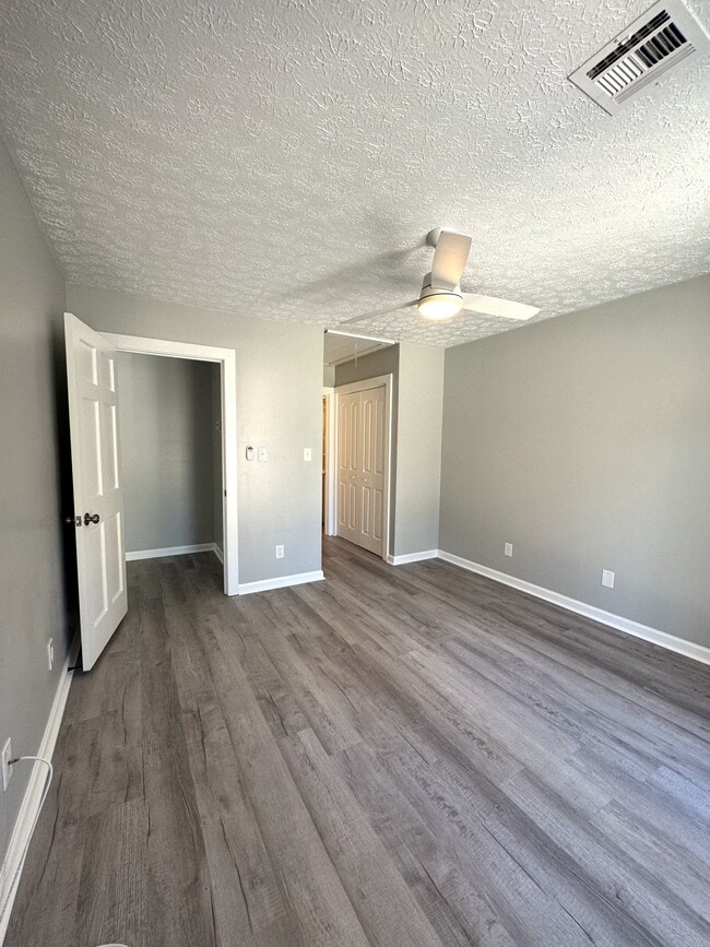 Building Photo - 3015 Old Bryan Dr