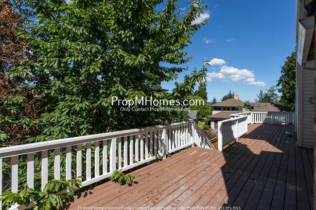 Building Photo - 8271 SW 184th Ave