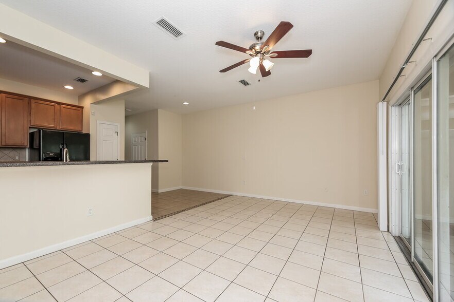 Building Photo - 13478 Sunstone St