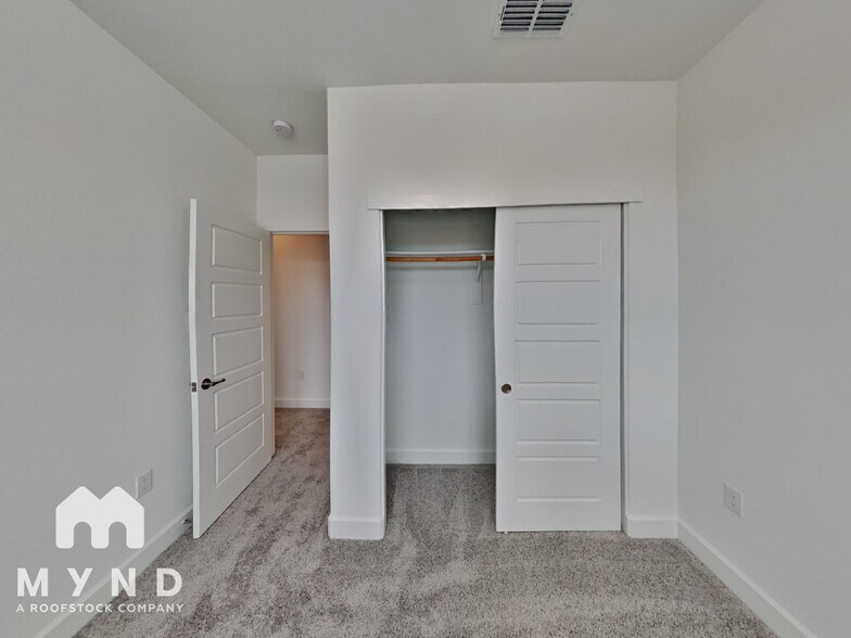 Building Photo - 3567 Damora Ave