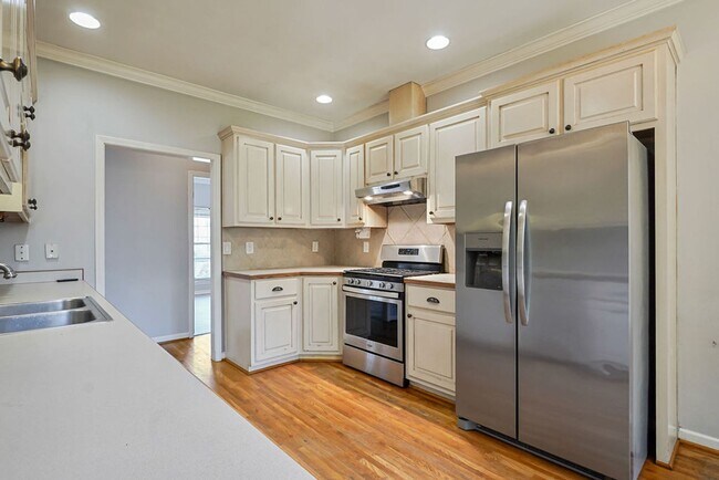 Building Photo - 3153 Cahaba Park Dr