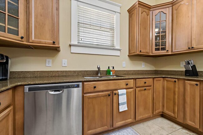 Building Photo - 611 S Orleans Ave