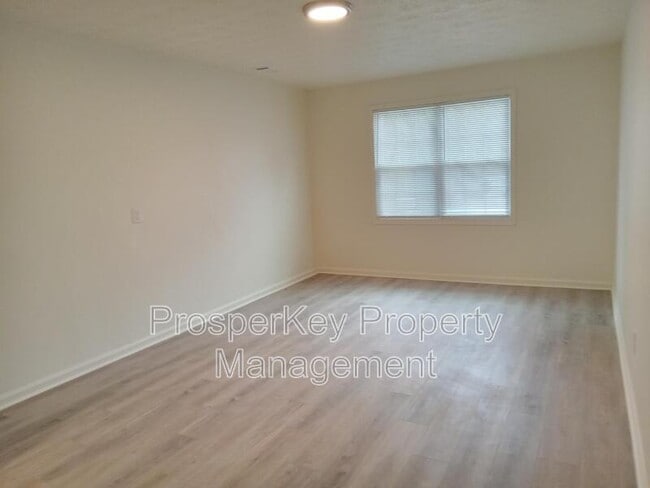 Building Photo - 9 Hidden Valley Ct