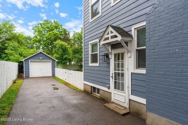 Building Photo - 121 N Hubbards Ln