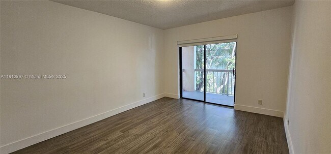 Building Photo - 8100 Geneva Ct
