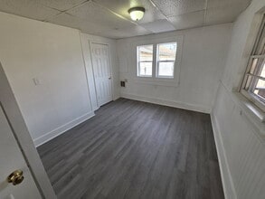 Building Photo - 50 E Main St