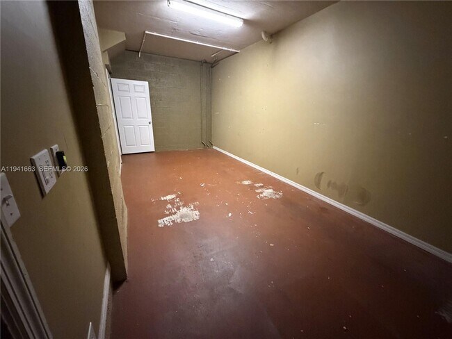 Building Photo - 1202 Belmont Ln