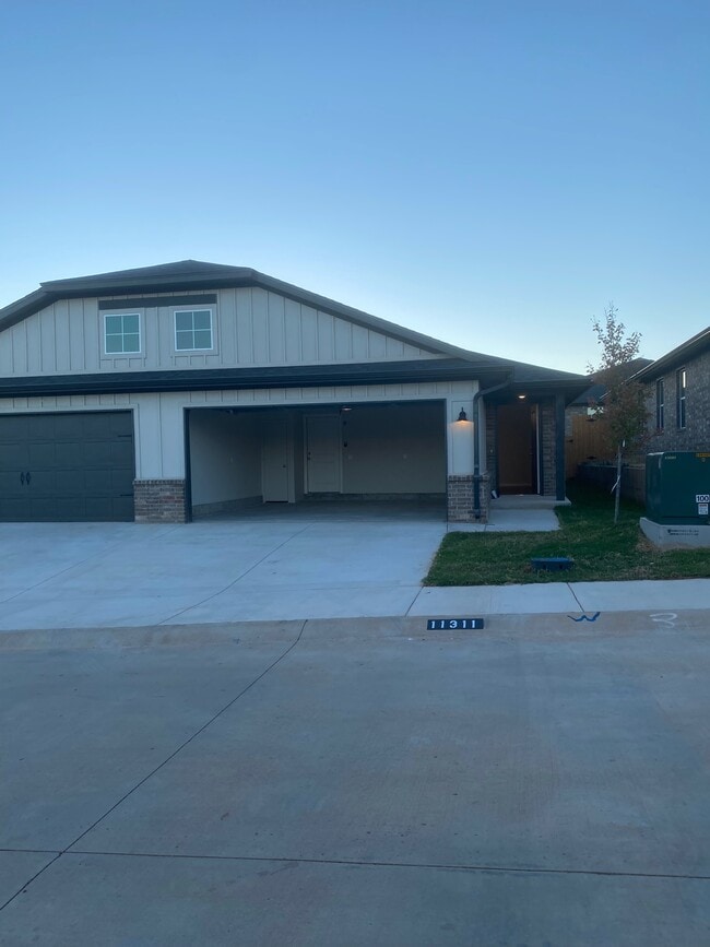 Building Photo - 11311 Breckenridge Dr