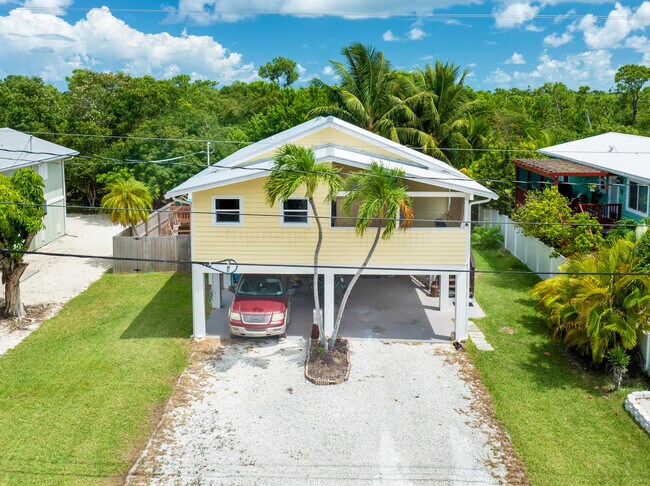Building Photo - 29283 Coconut Palm Dr