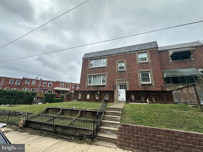 Building Photo - 5206 Bingham St