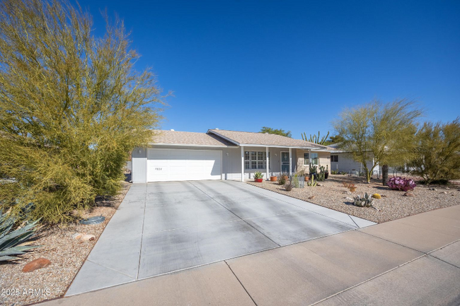 Building Photo - 9834 W Evergreen Dr