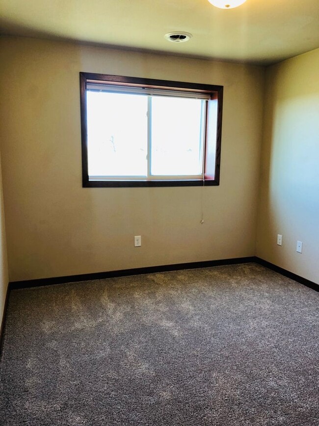 Building Photo - Townhome - Stonebridge Farms