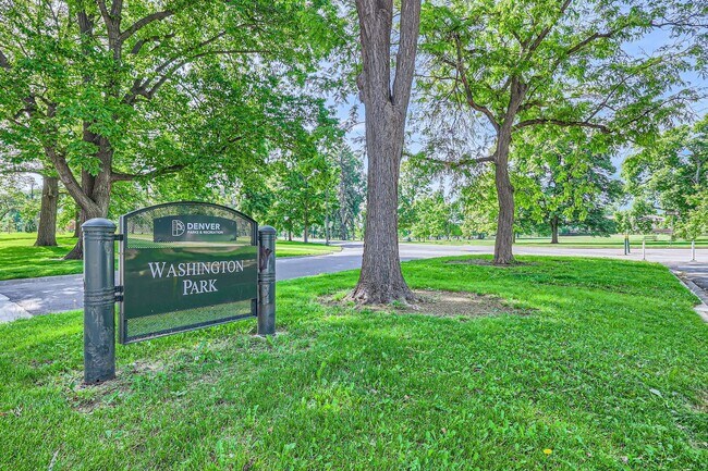 Building Photo - 2BD, 1BA Half-Duplex in Platt Park with Oversized 2-Car Garage