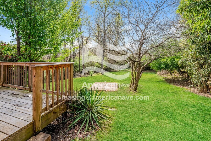 Building Photo - 487 6th Ave SW