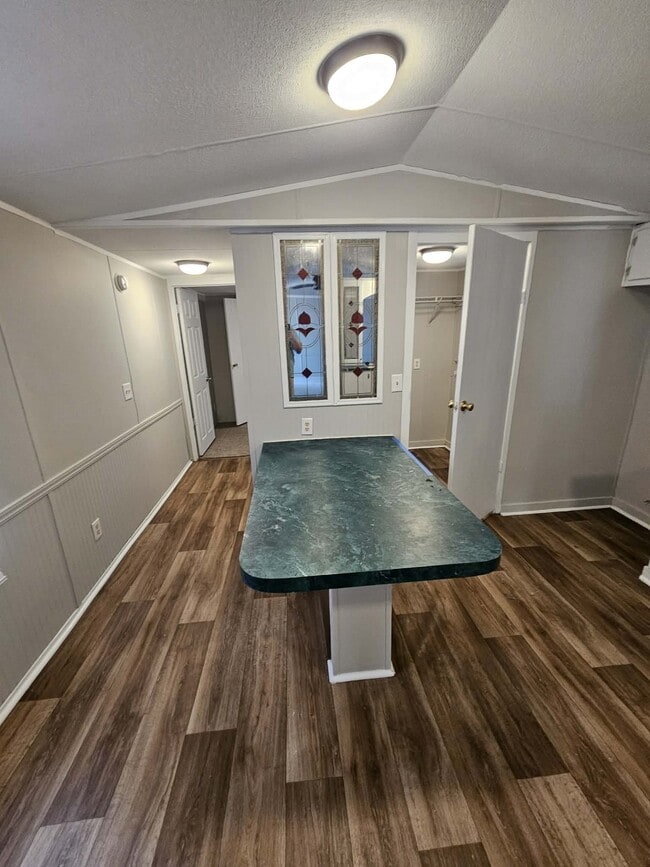 Building Photo - Bentwood Mobile Home Park