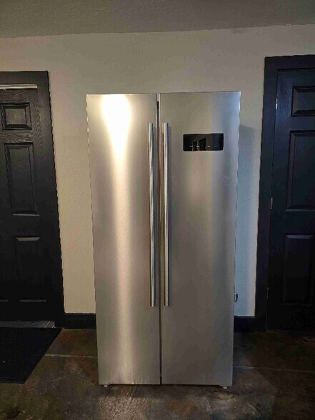 Building Photo - 15529 E 47th Ave