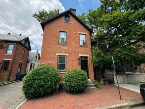 Building Photo - 561 S 5th St