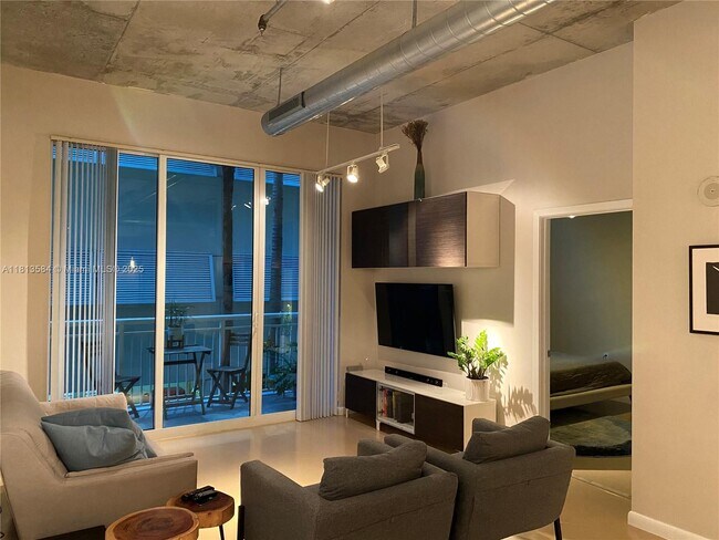 Building Photo - 2001 Biscayne Blvd