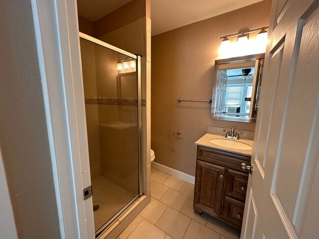 Building Photo - Charming 3 Bed 2 Bath Park Hill Home