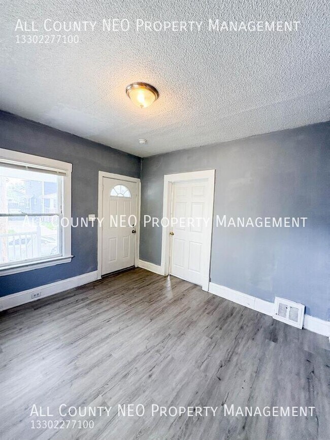 Building Photo - 3452 W 91st St