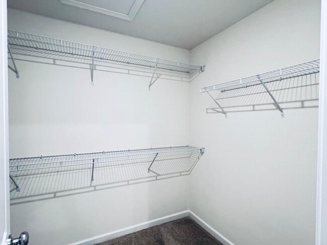 Building Photo - 5935 Hawkweed Dr