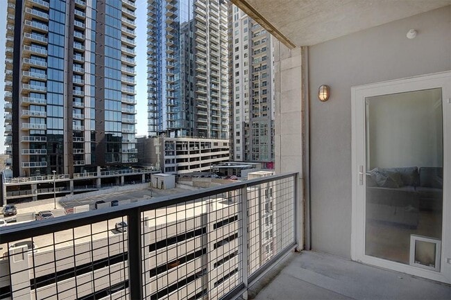 Building Photo - 54 Rainey St