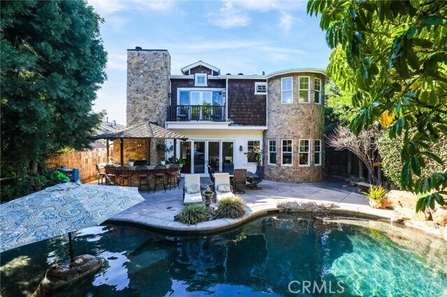 Building Photo - 250 Santo Tomas Ave