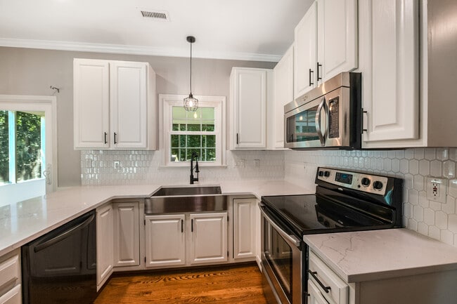 Building Photo - 1011 Willow Ridge Dr