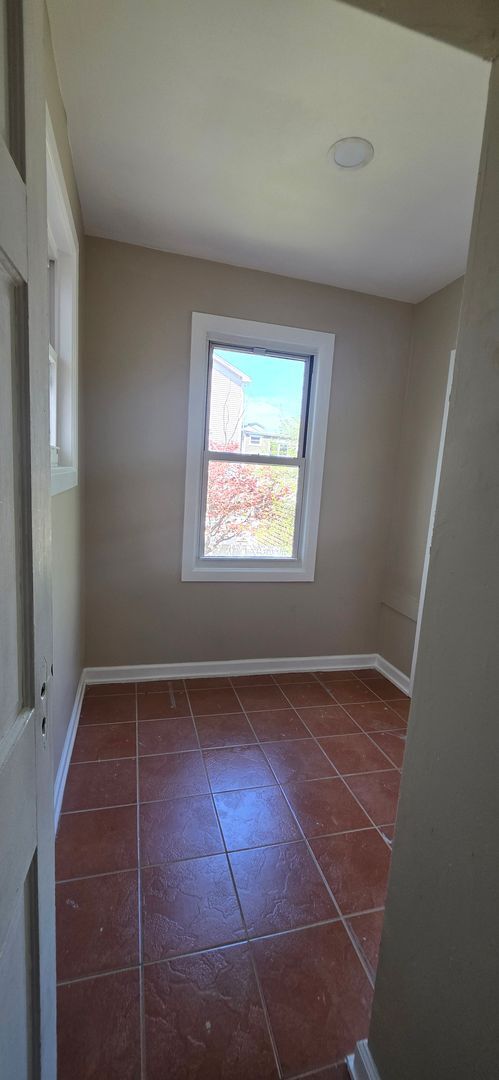 Building Photo - 222 Cross St