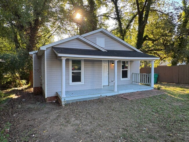 Building Photo - 1502 Larkin St