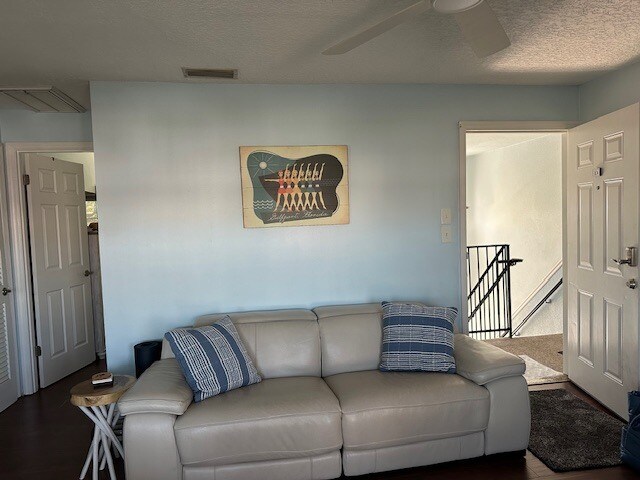 Building Photo - 4843 Coquina Key Dr SE
