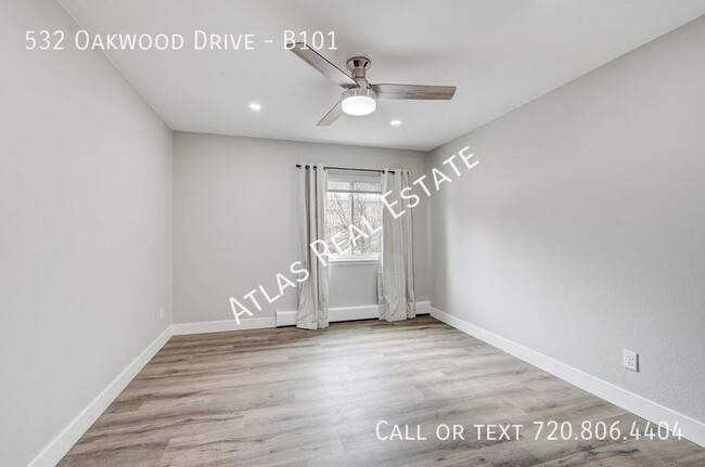 Building Photo - Immaculately End Unit 2 Bedroom, 2 Bath Co...