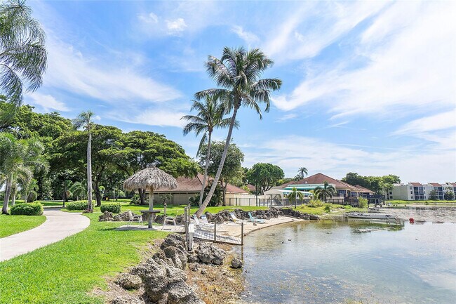 Building Photo - 105 Lake Emerald Dr