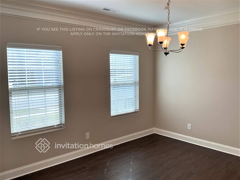 Building Photo - 5381 Roberta Crossing Dr