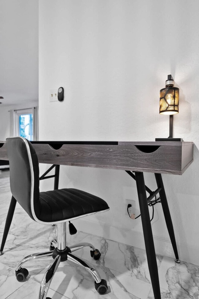 Building Photo - 2065 SW 28th Terrace