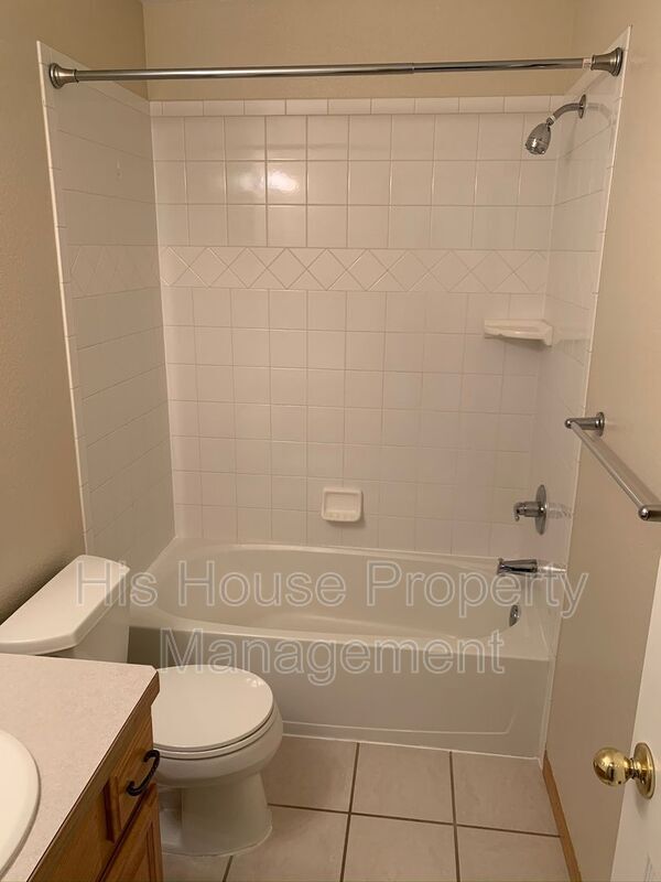 Building Photo - 208 Whitney Bay