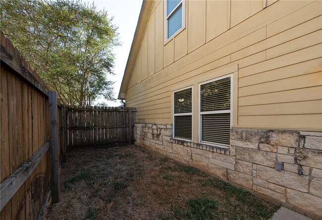 Building Photo - 3361 Keefer Loop