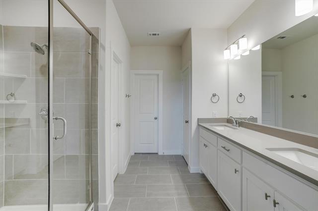 Building Photo - 679 Watersedge Ct