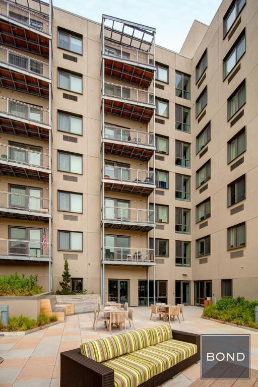 Building Photo - 22 Caton Pl
