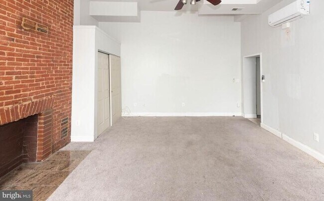 Building Photo - 31X N Paca St