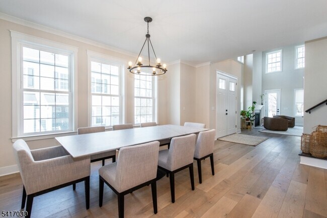 Building Photo - 37 Hillandale Dr