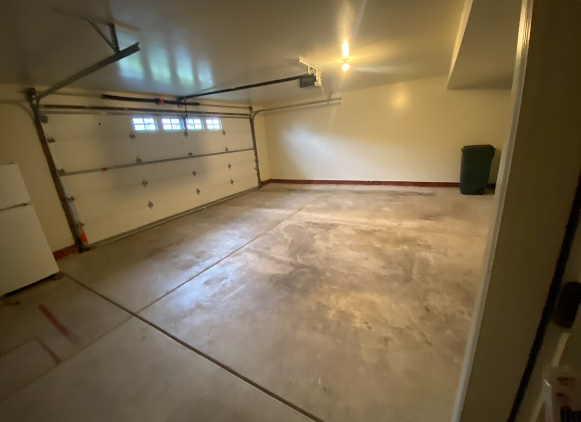 Building Photo - 9406 Huber Ct